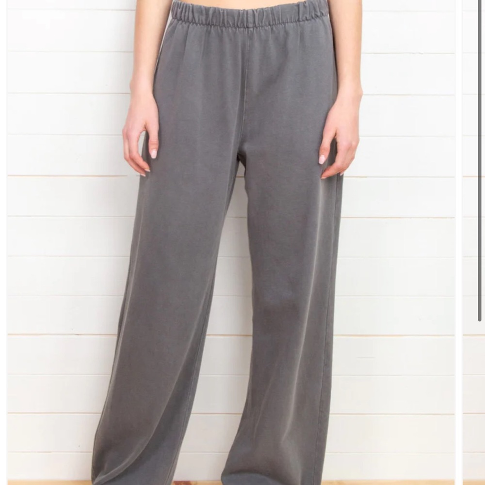 NWT Brandy Melville ANASTASIA SWEATPANTS